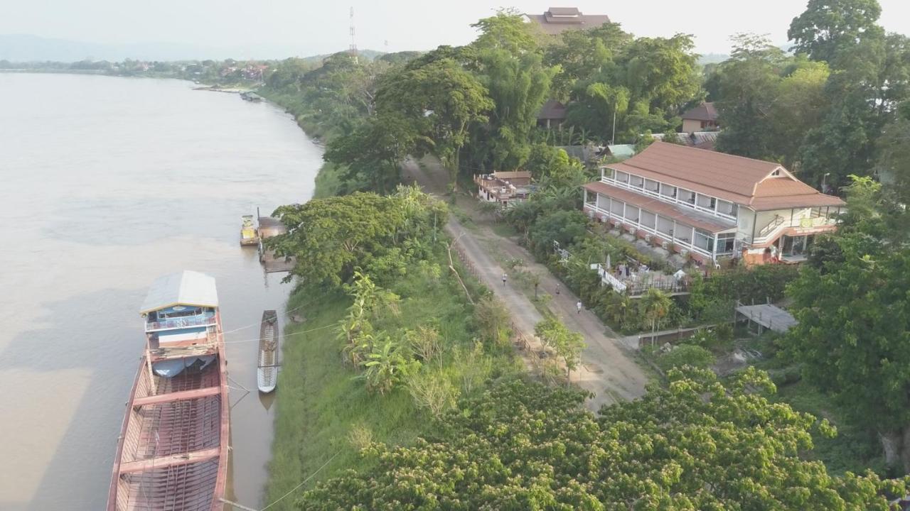 Day Waterfront Hotel Чианг Кхонг Экстерьер фото